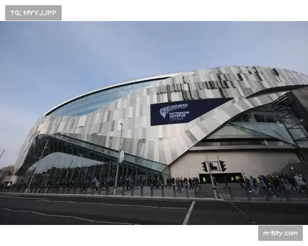 托特纳姆热刺球场扩建工程获批，预计增加8000个座位。
